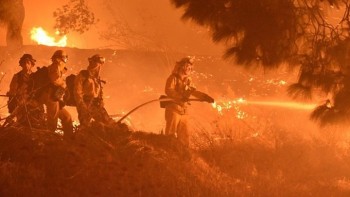 New fire erupts in LA as California blazes spread