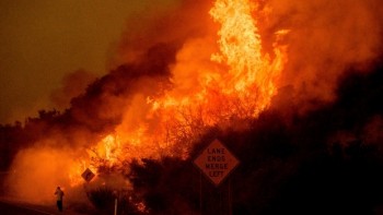 Most people who fled California wildfire allowed to go home