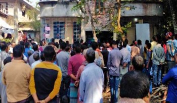3 of a family found dead in Barishal