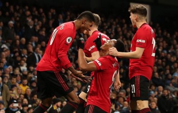 United win battle of Manchester to leave City 14 points off top