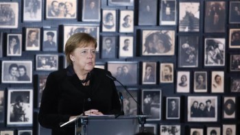 Merkel expresses 'deep shame' during visit to Auschwitz