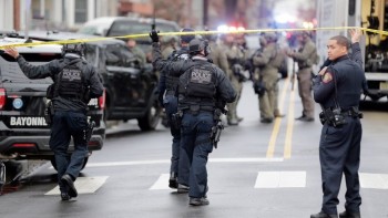 6 killed in New Jersey gunbattle, including police officer