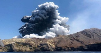 White Island's volcano eruption death toll hits 15, two still missing