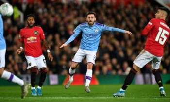 Man City outclass Man U to close in on League Cup final