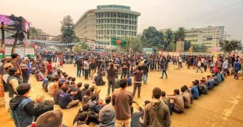 City polls deferment: DU students block Shahbagh again