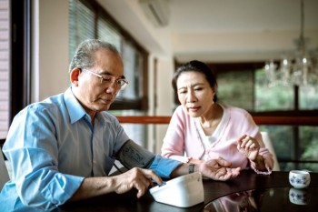 High blood pressure associated with lower mortality on older adults