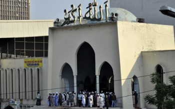 Bangladesh mosques continue steadily to hold prayers despite virus threats