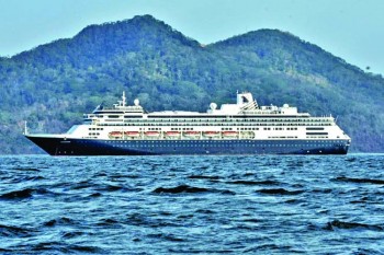 Cruise company still looking for port for virus ship