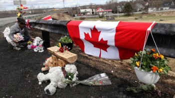 Police defend insufficient wide alert found in Canada shooting