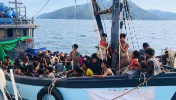 UN urged to get back 500 Rohingya floating on Bay of Bengal