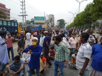 Transport workers block Dhaka-Aricha highway for 1hr
