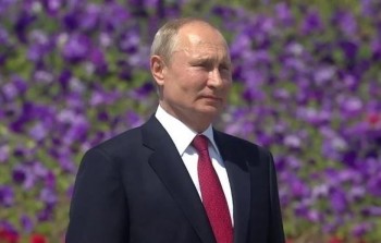 Putin makes first general public appearance in weeks