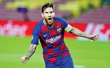 Messi carries Barca but Bayern lie in wait