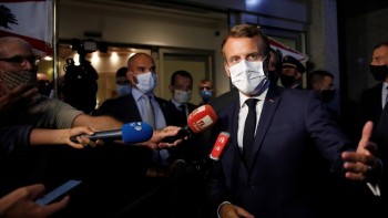 Macron calls on Lebanon to create new government