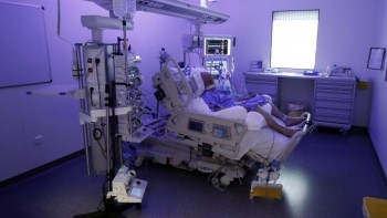 Marseille's Covid hospital beds 'near saturation'
