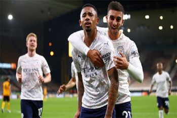 Man City survive Wolves scare to create winning start