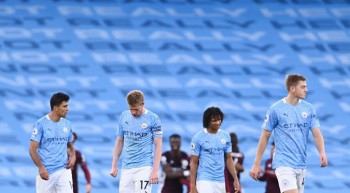 Vardy treble stuns Man City as Leicester run riot