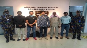 5 held, Tk 2cr gold ornaments, mobiles seized at Dhaka Airport