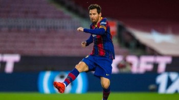 Super-sub Messi scores twice to lead Barca to Betis win