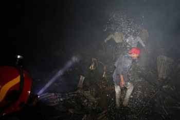Fire ravages Dhaka’s Sat Tala Slum, 40 shanties gutted