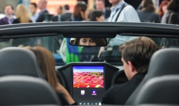 BlackBerry, Amazon team up on smart car application platform