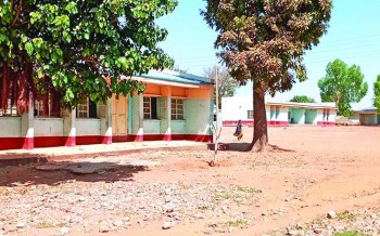 100 Nigerian pupil missing after attack on school