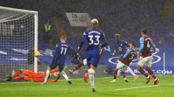 Chelsea close in at the top four with win over West Ham