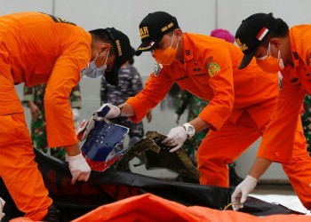 Indonesia locates black boxes of crashed jet