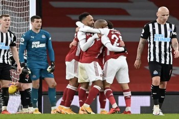 Aubameyang in the double while Arsenal pile even more misery on Newcastle