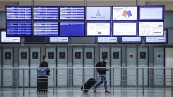 France closes borders to many non-EU travel