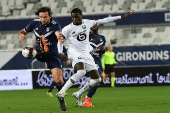 PSG sweep former Nimes as troubled Marseille blow two-goal lead