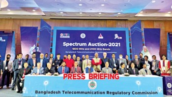 Spectrum auction fetches $885m for govt
