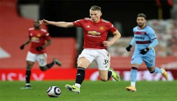 Man Utd close in on CL go back with West Ham win