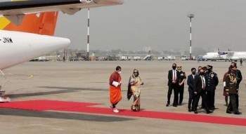 Bhutanese PM Dr Tshering arrives Dhaka, PM Hasina receives at airport