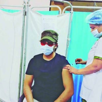 Shakib Khan takes covid vaccine