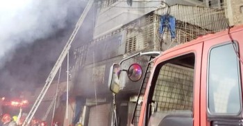 2 killed in chemical warehouse fire in Old Dhaka