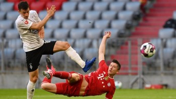 Bayern celebrate title win by demolishing Gladbach