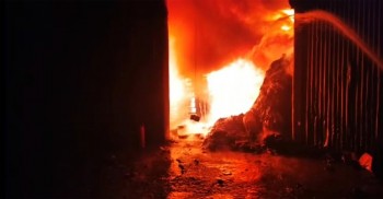 A huge selection of shanties gutted found in fire at Tongi
