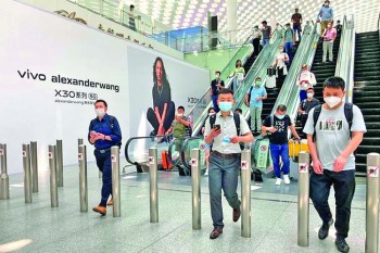 Shenzhen airport tightens COVID-19 measures as China logs 30 new cases