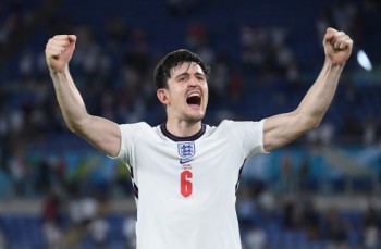 England thrash Ukraine to reach semis