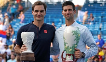Djokovic, Federer top Wimbledon bill on final 'Manic Monday'