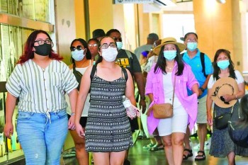 Mask mandate back on in Los Angeles as virus cases rise