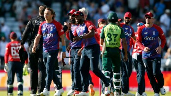 Spinners shine as England beat Pakistan to level T20 series 