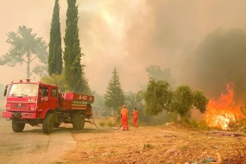 4 killed as wildfires sweep Turkey, villages evacuated