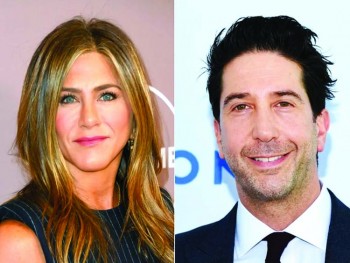 Aniston reportedly dating 'Friends' co-star David Schwimmer