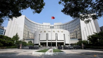 China central bank increases cash injections to soothe tightening worries