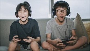 China cuts children's online gaming to one hour