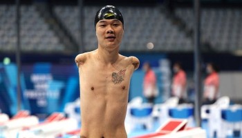 China's armless swimmer Zheng Tao dominates with four golds