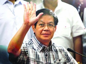 Philippine senator first to declare  2022 run for presidency