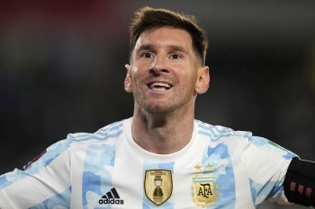 What is Lionel Messi's rating on FIFA 22?